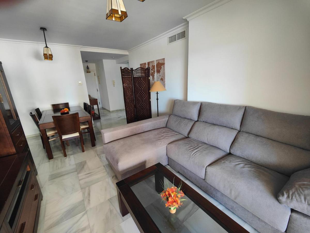 Gran Apartamento Cerca De La Playa Con Piscina En El Centro Фуэнхирола Экстерьер фото