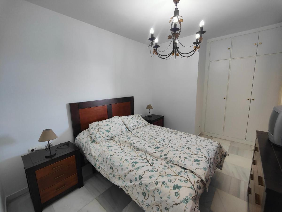 Gran Apartamento Cerca De La Playa Con Piscina En El Centro Фуэнхирола Экстерьер фото