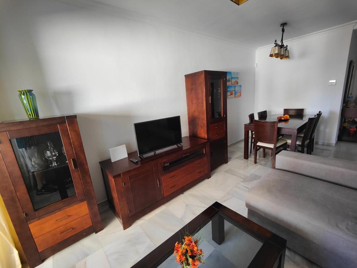 Gran Apartamento Cerca De La Playa Con Piscina En El Centro Фуэнхирола Экстерьер фото